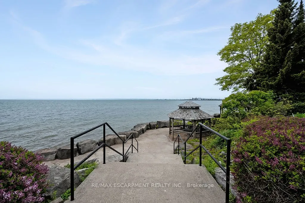 2220 Lakeshore Road, #23