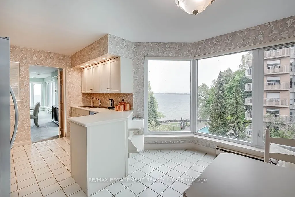 2220 Lakeshore Road, #23