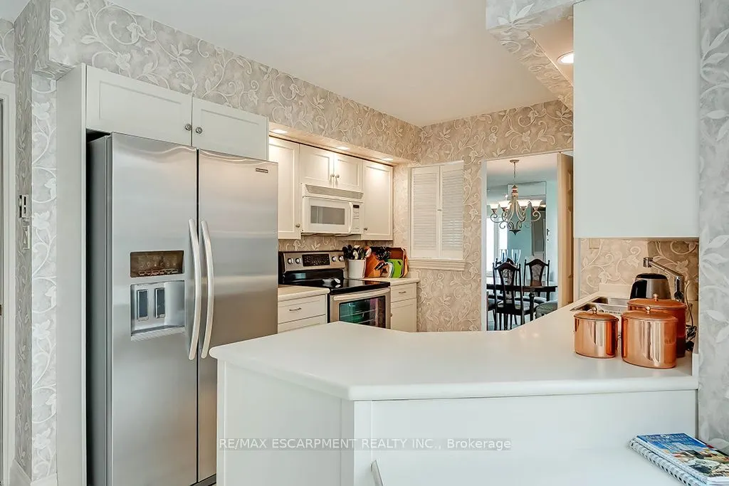 2220 Lakeshore Road, #23