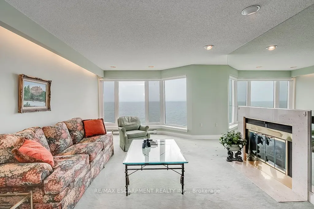 2220 Lakeshore Road, #23