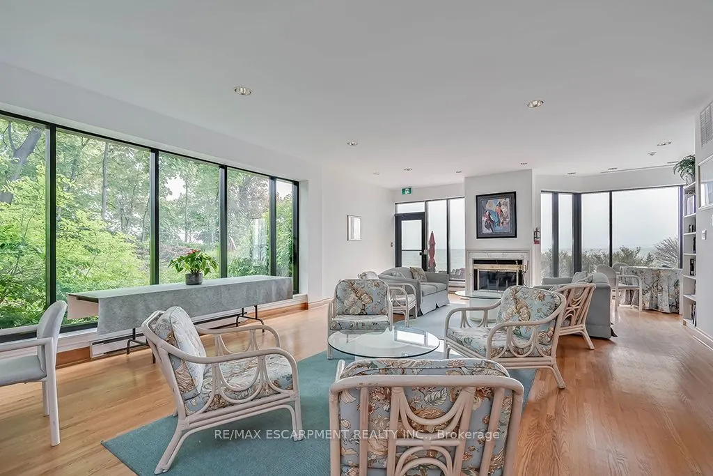 2220 Lakeshore Road, #23