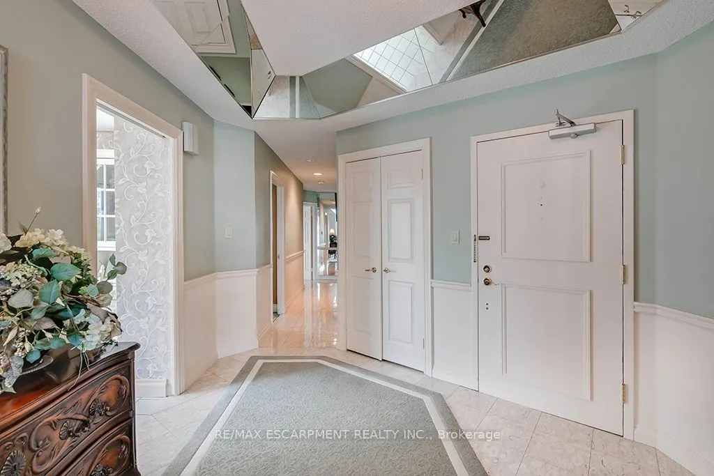2220 Lakeshore Road, #23