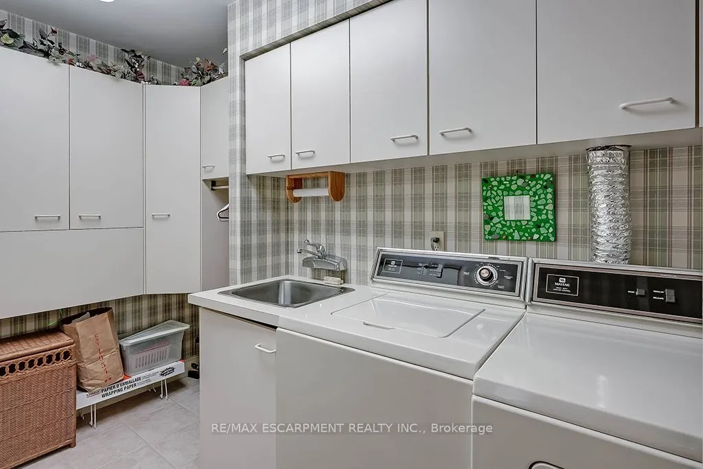 2220 Lakeshore Road, #23