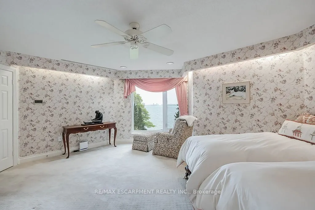 2220 Lakeshore Road, #23