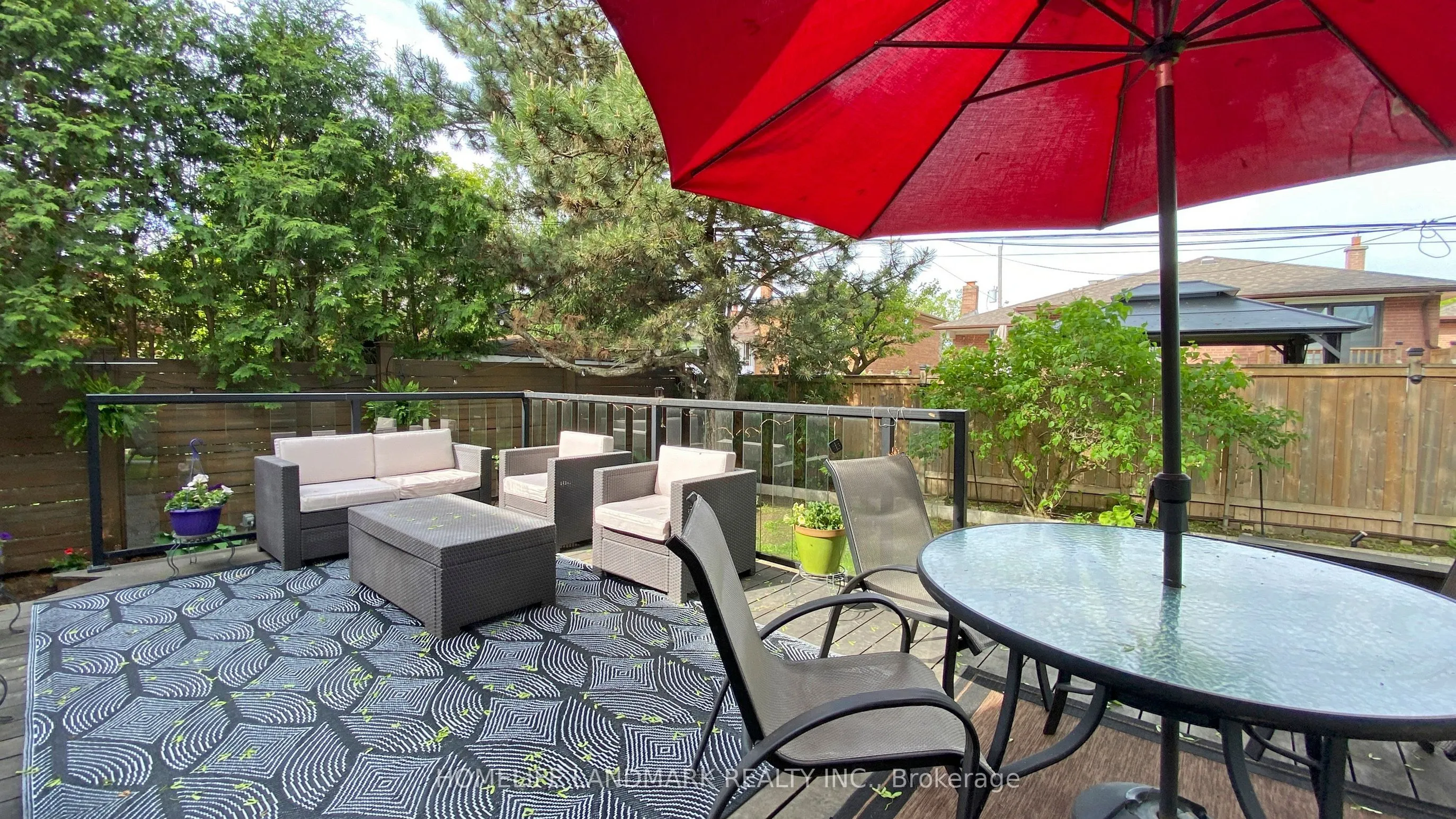 12 Carousel Court