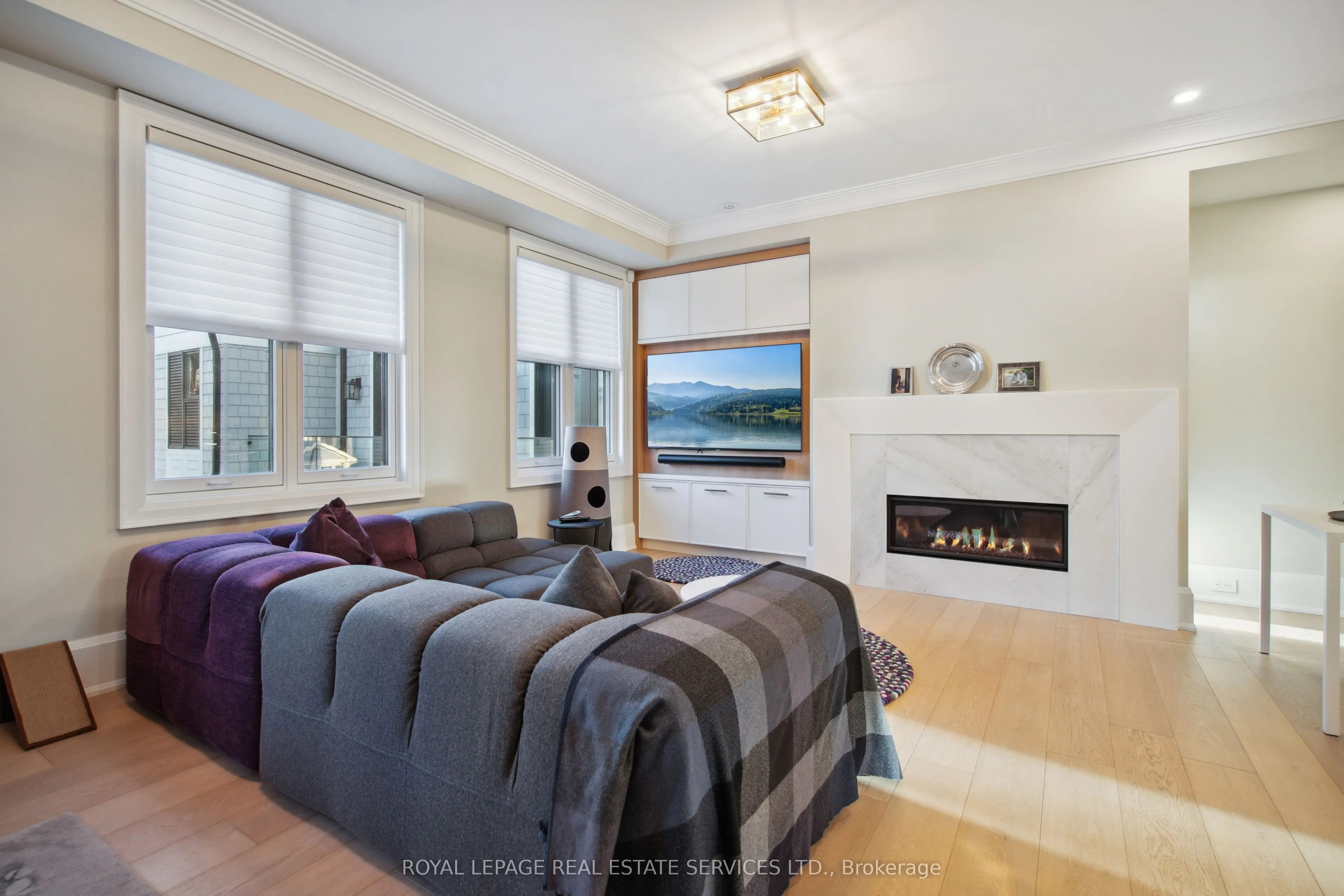 336 Robinson Street, #2