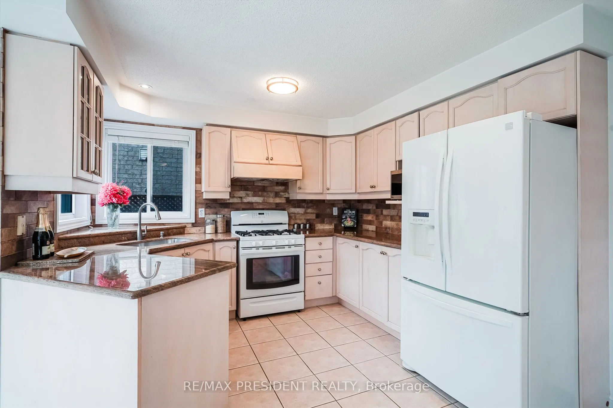 13 Tarquini Crescent
