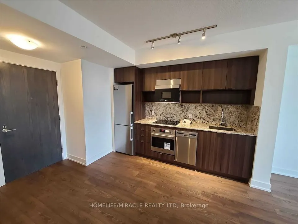 9 Mabelle Avenue, #228
