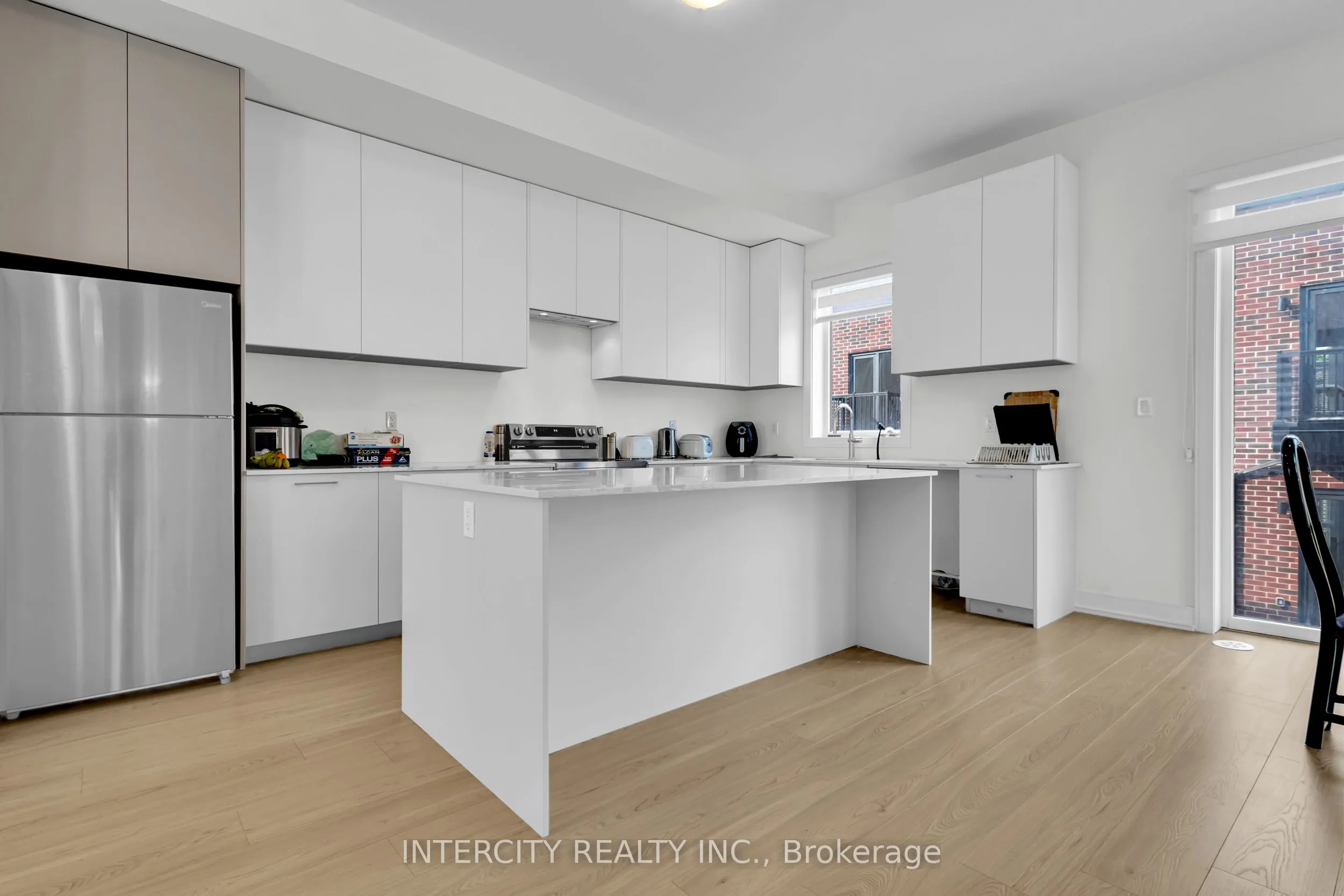 1 Taylor Court