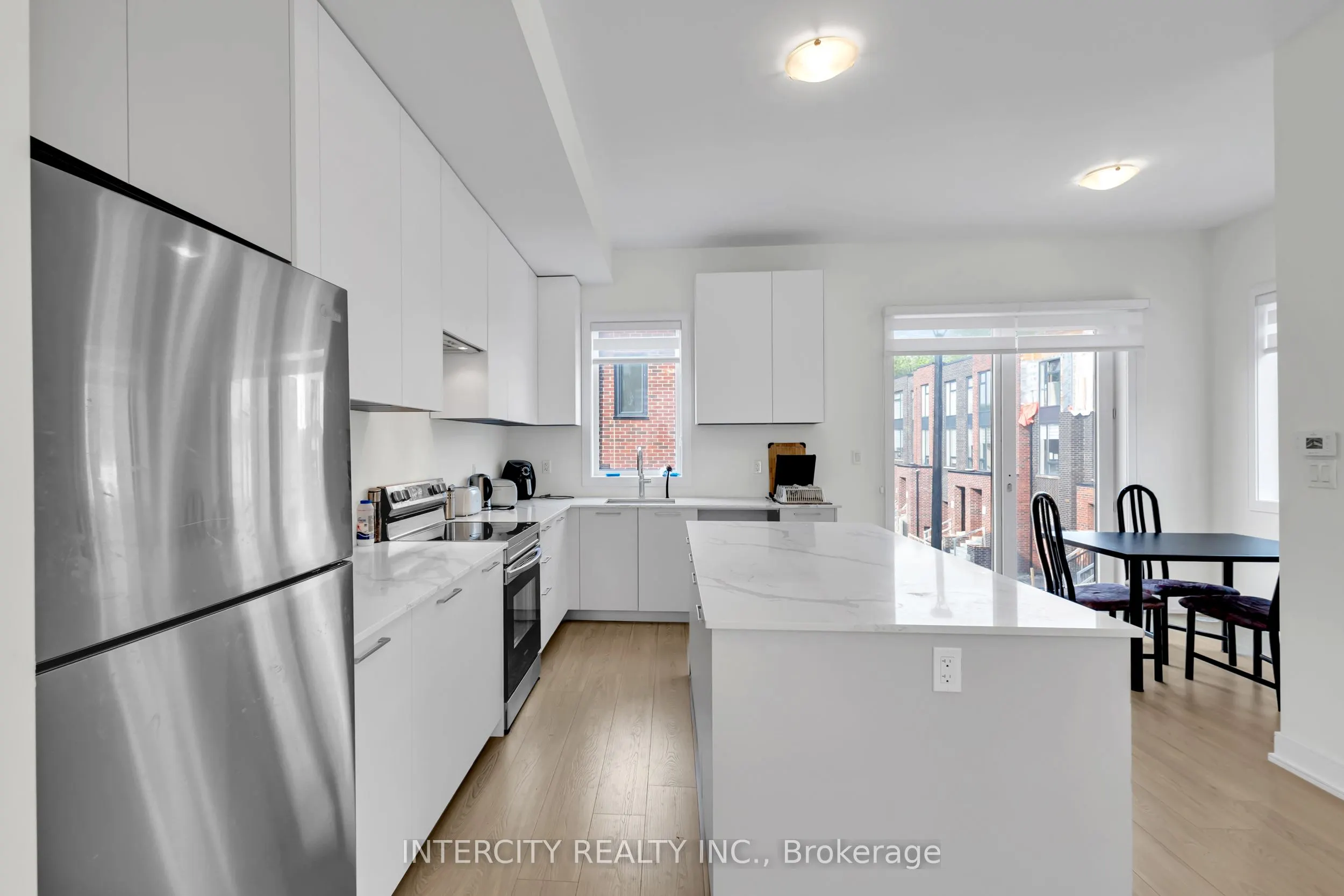 1 Taylor Court