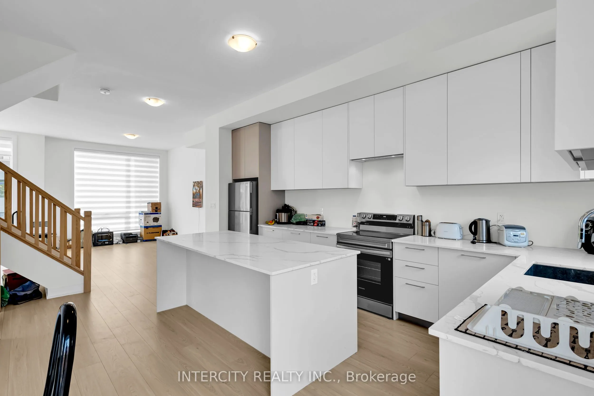 1 Taylor Court