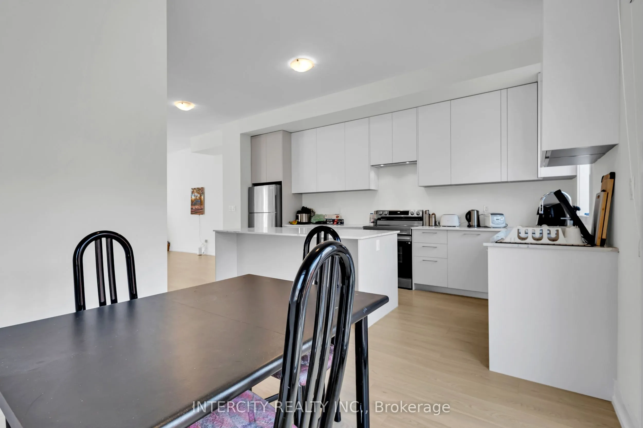 1 Taylor Court