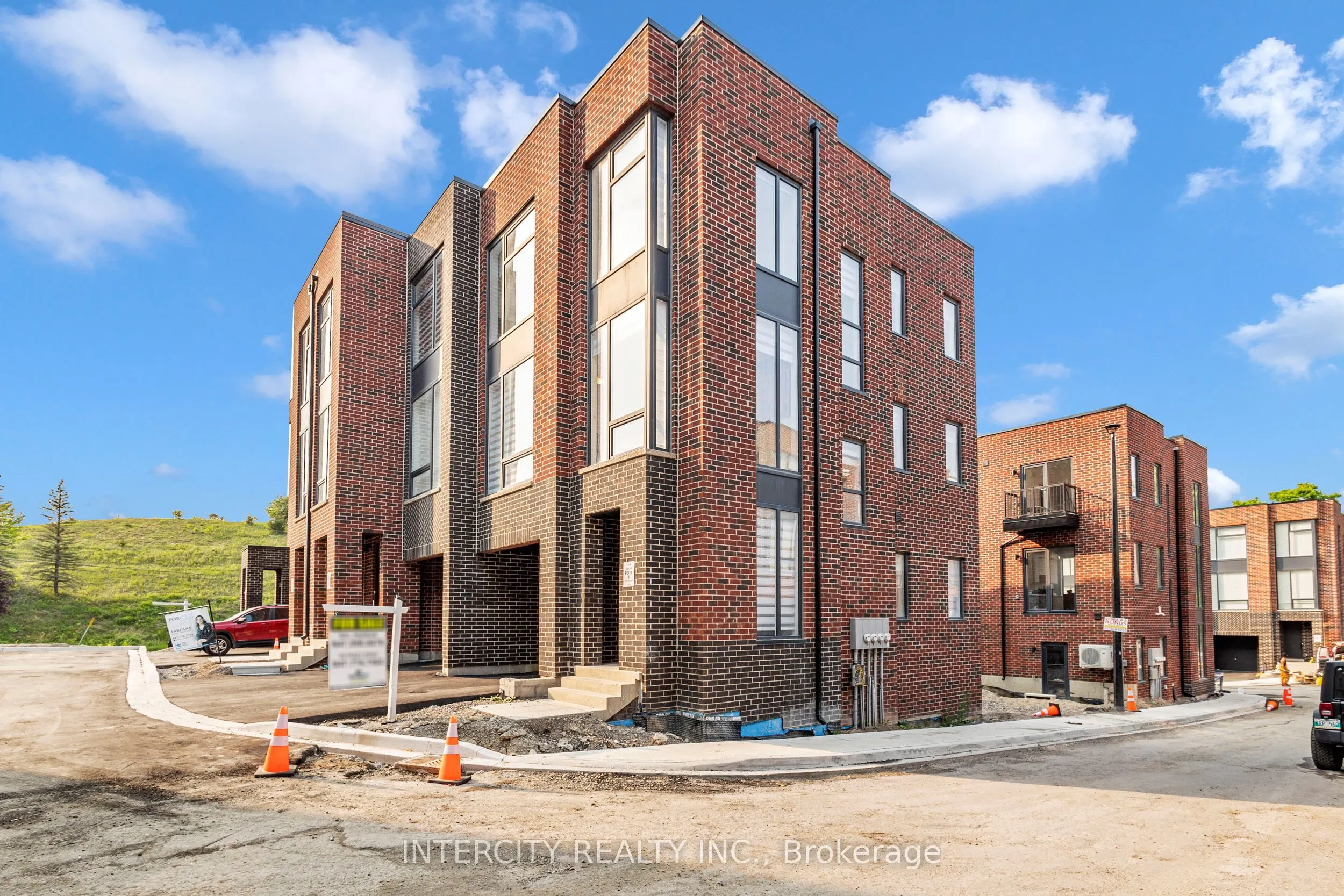 1 Taylor Court