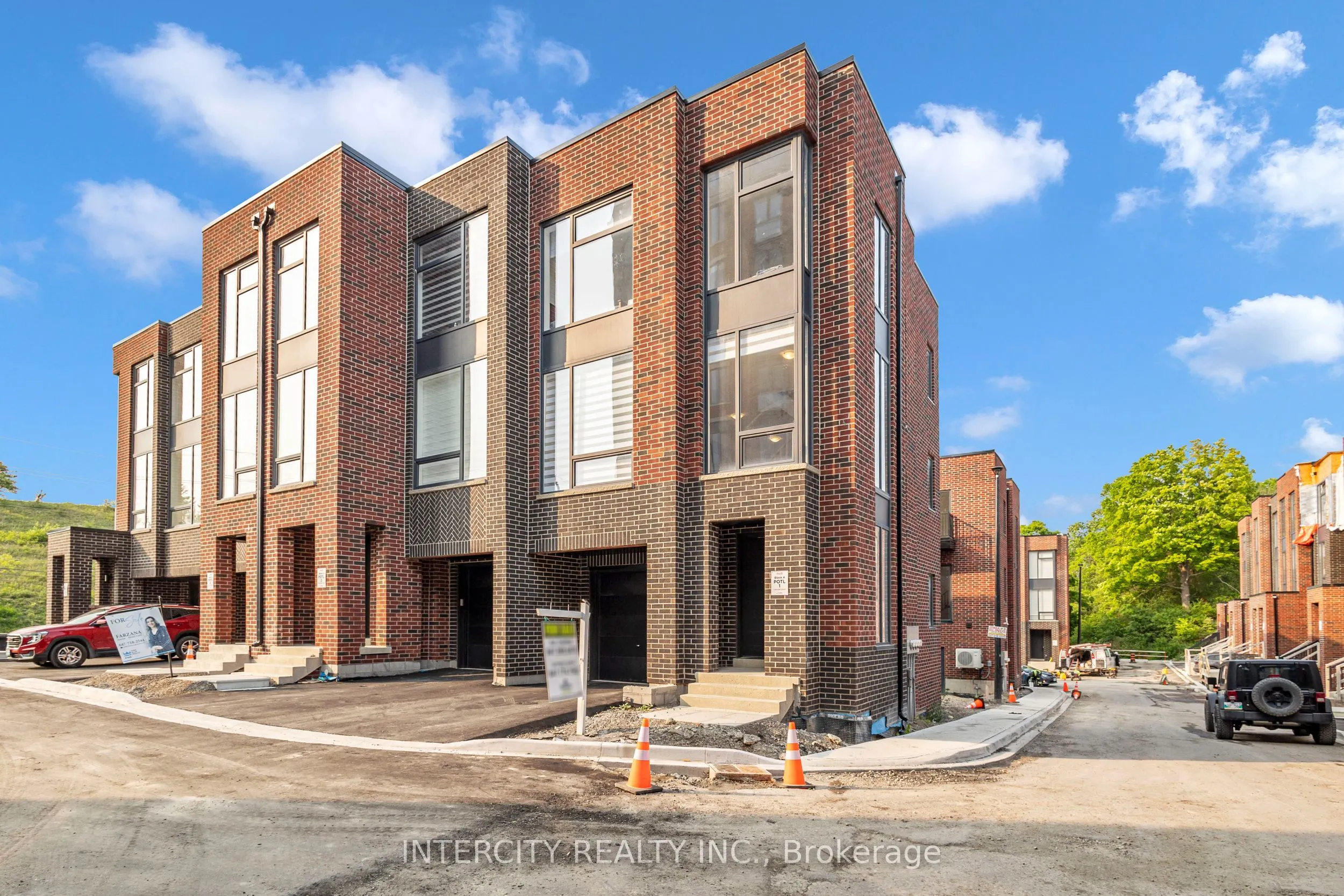 1 Taylor Court