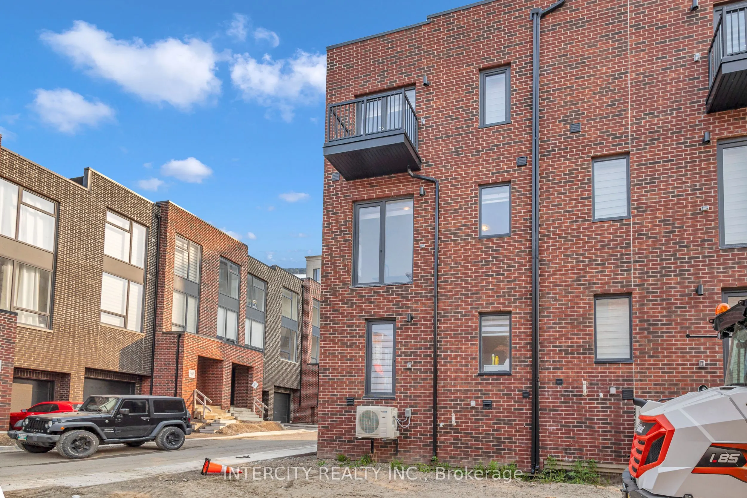 1 Taylor Court