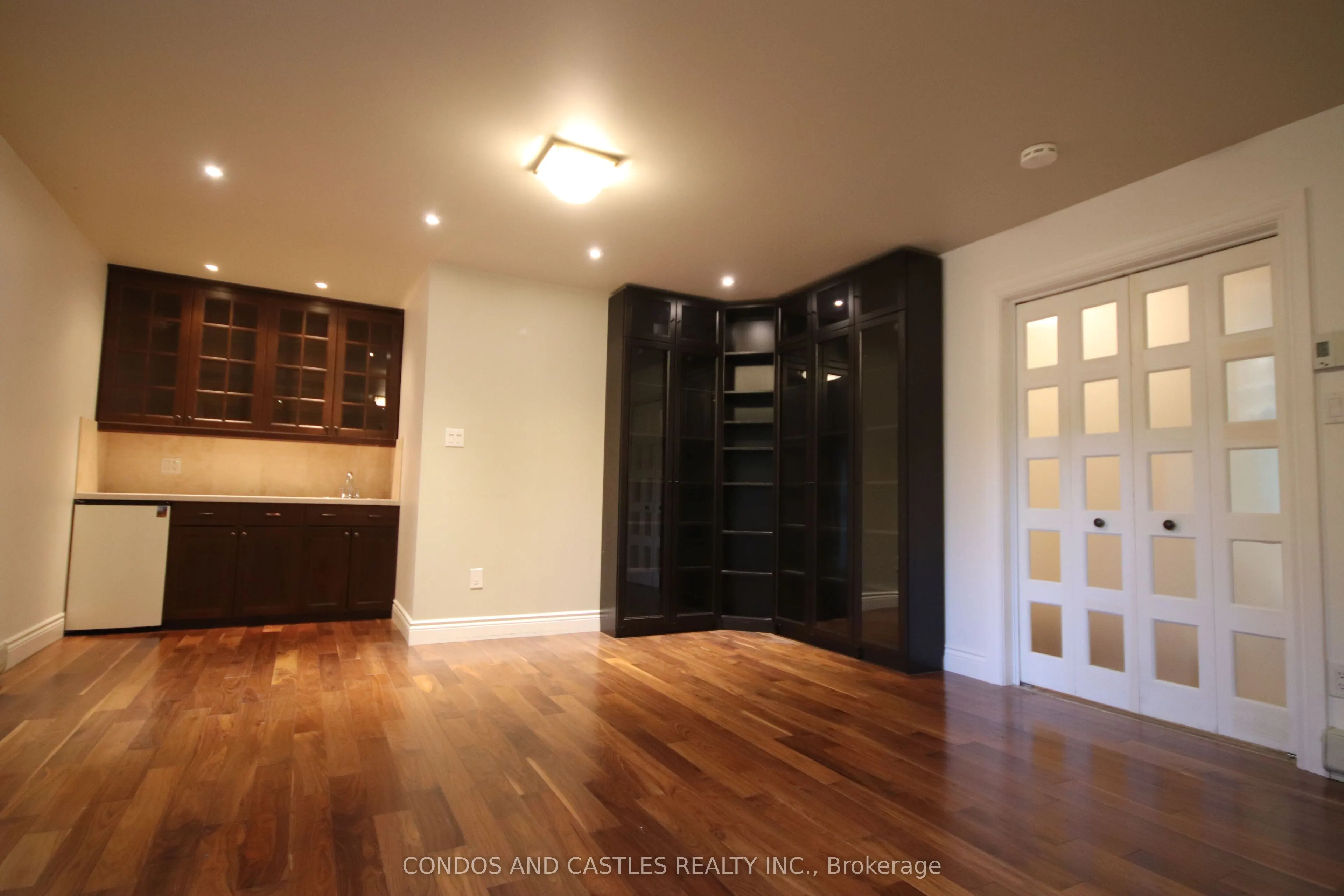 1557 Calumet Place