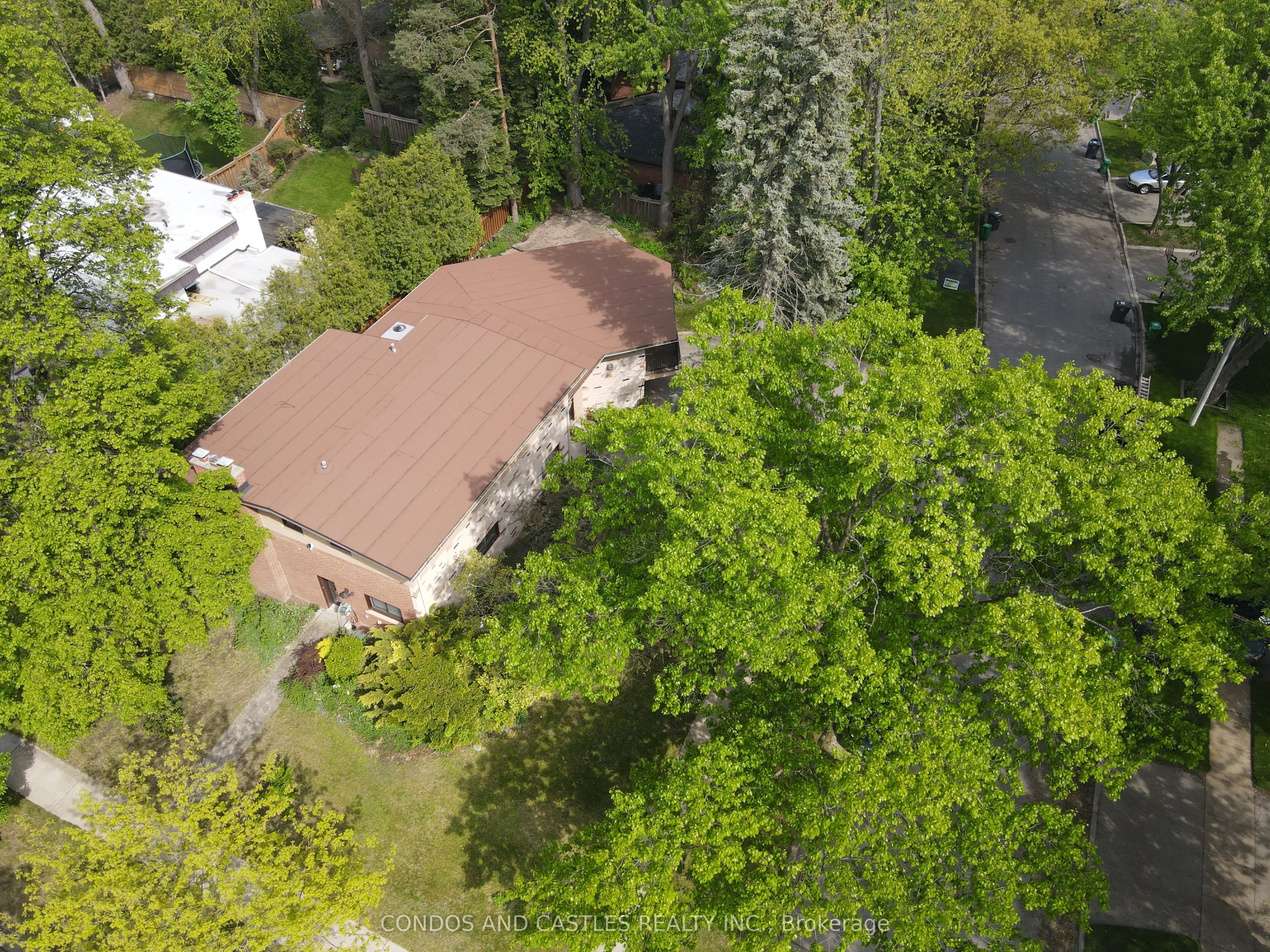 1557 Calumet Place