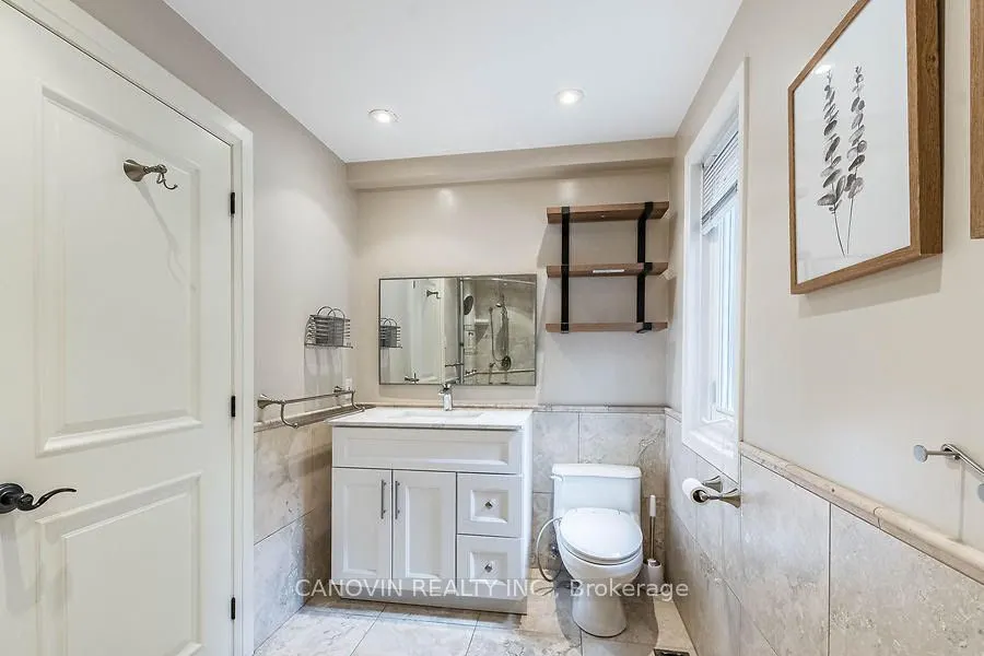 2410 Lionheart Crescent