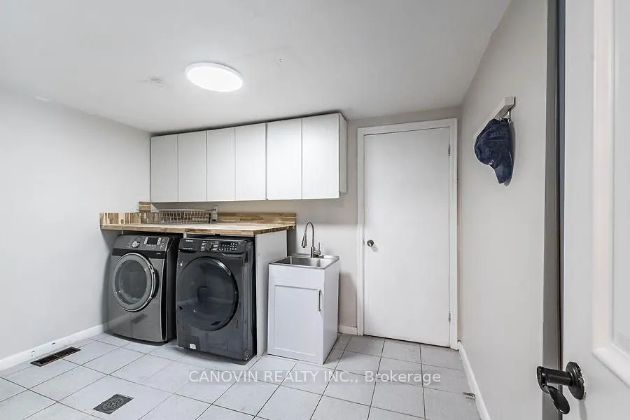 2410 Lionheart Crescent
