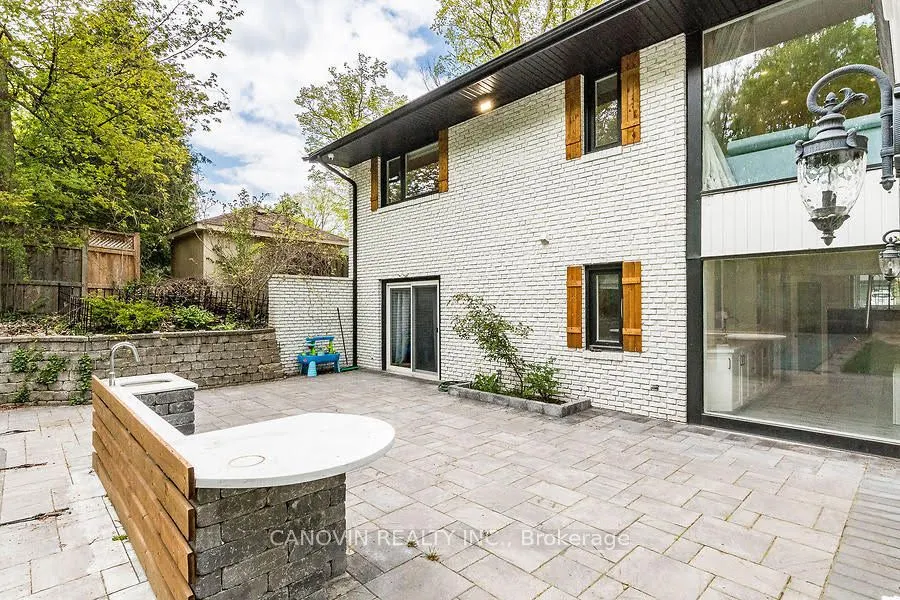 2410 Lionheart Crescent