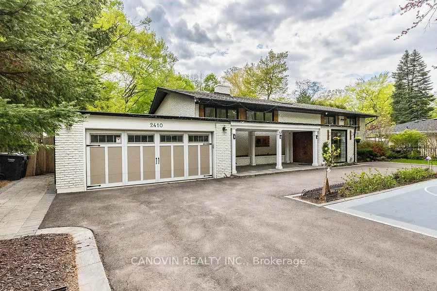 2410 Lionheart Crescent