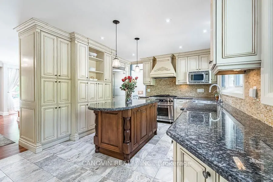 2410 Lionheart Crescent