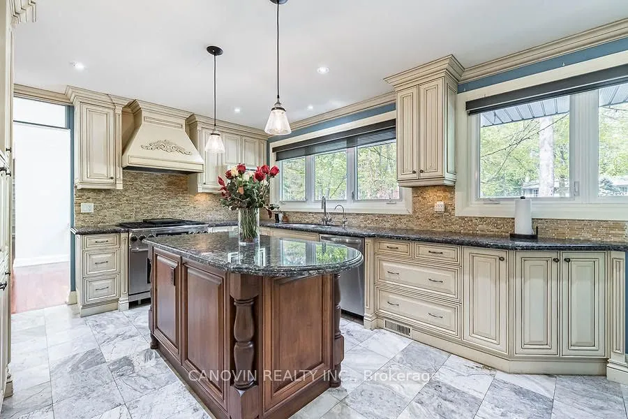 2410 Lionheart Crescent