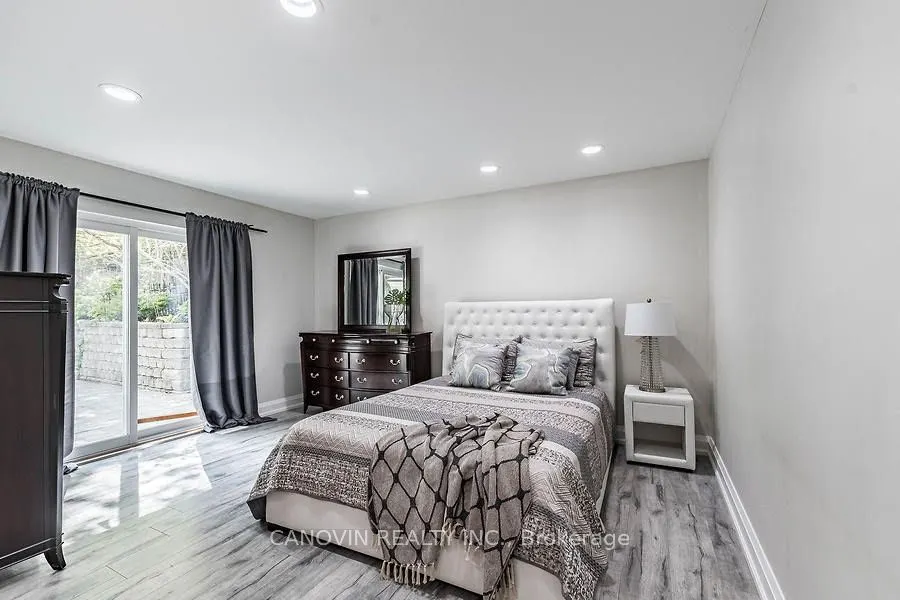 2410 Lionheart Crescent