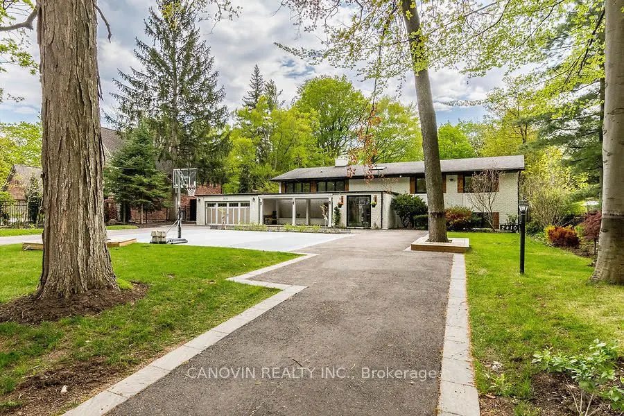 2410 Lionheart Crescent