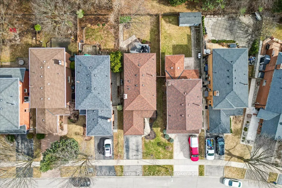 408 Parkridge Crescent