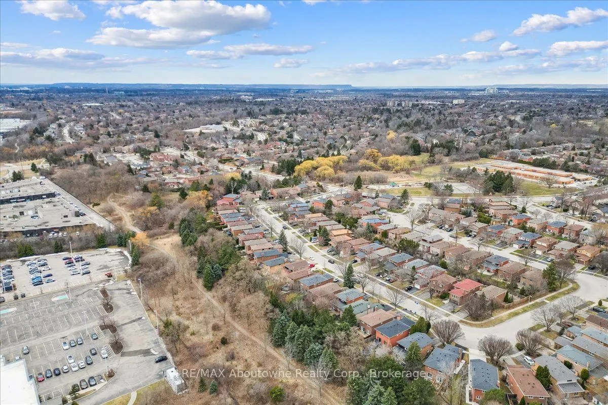 408 Parkridge Crescent