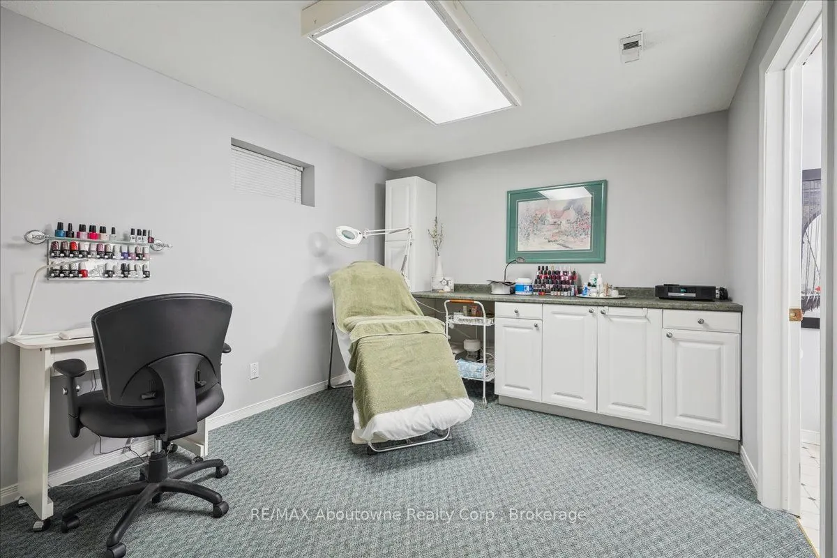 408 Parkridge Crescent