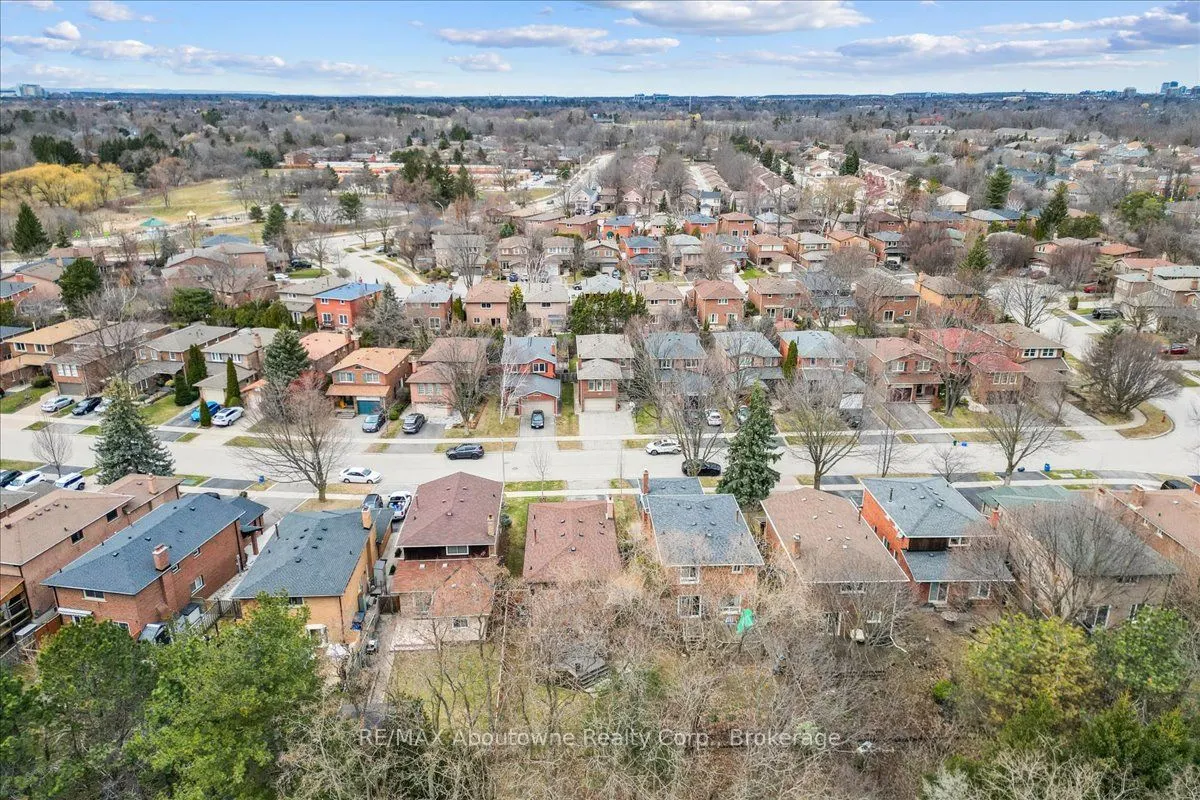 408 Parkridge Crescent