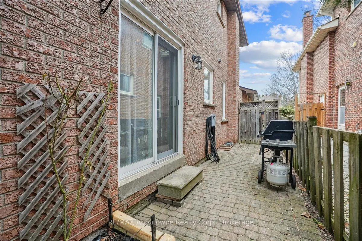 408 Parkridge Crescent