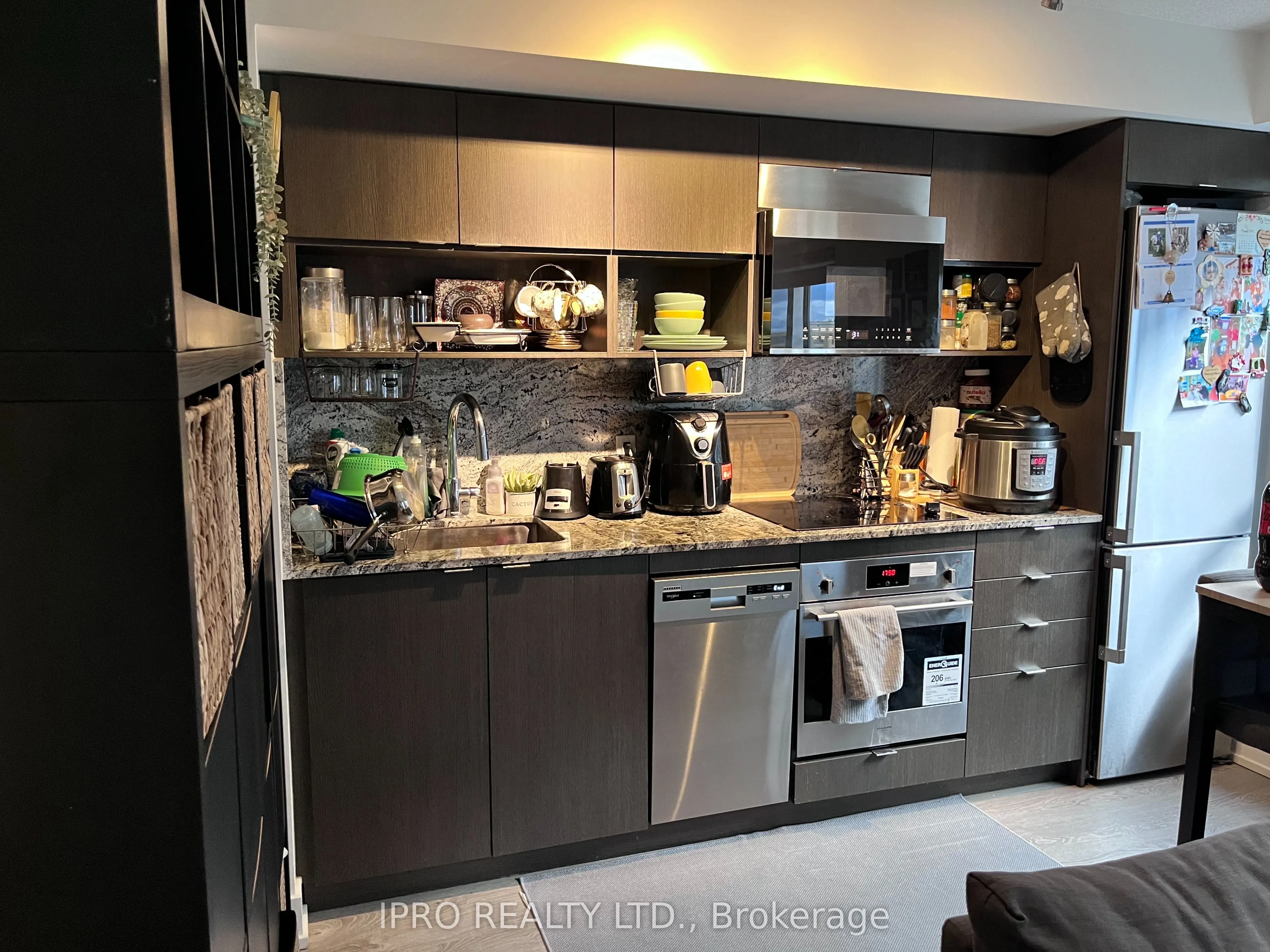 9 Mabelle Avenue, #2125