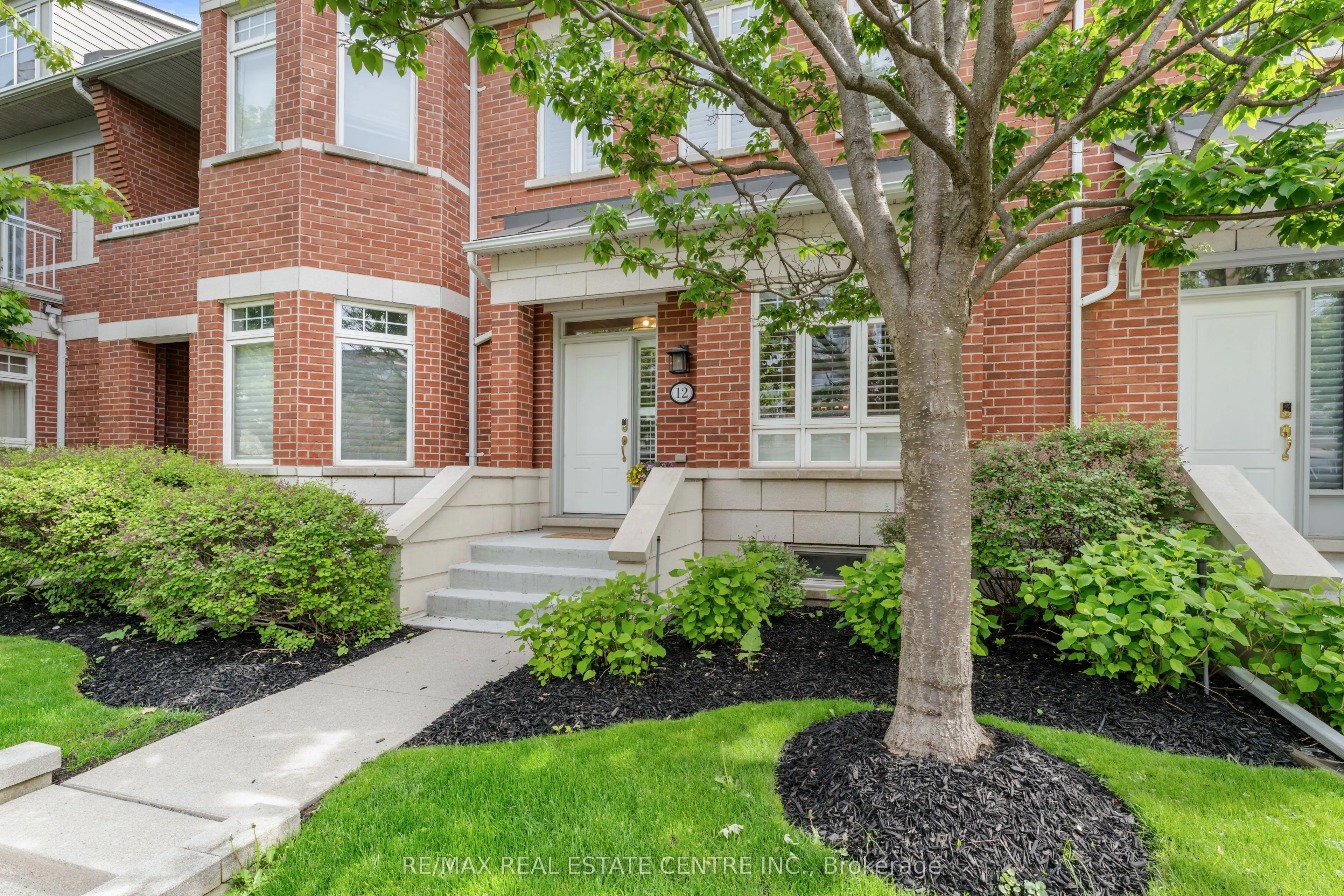 12 St. Lawrence Drive, #12