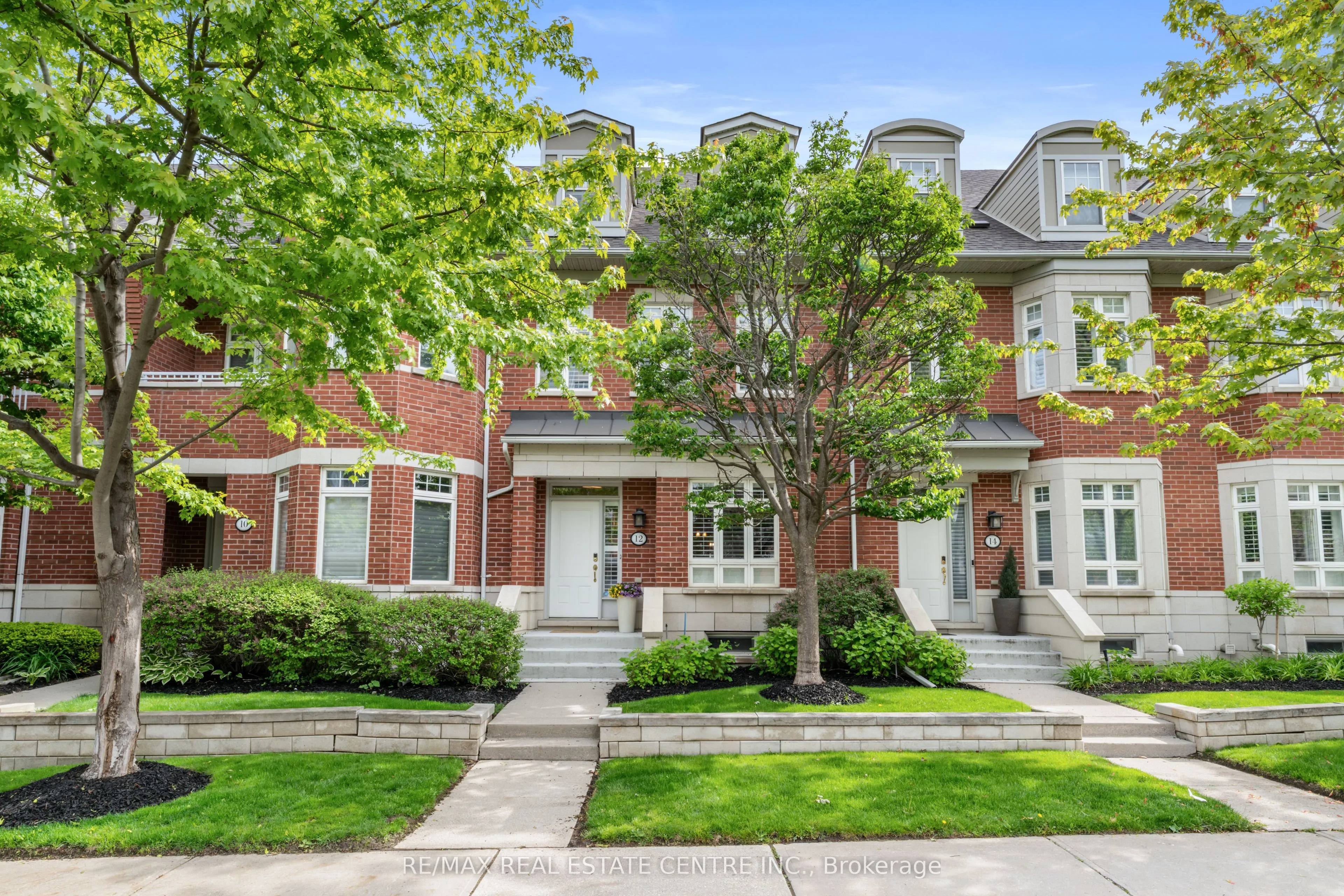 12 St. Lawrence Drive, #12