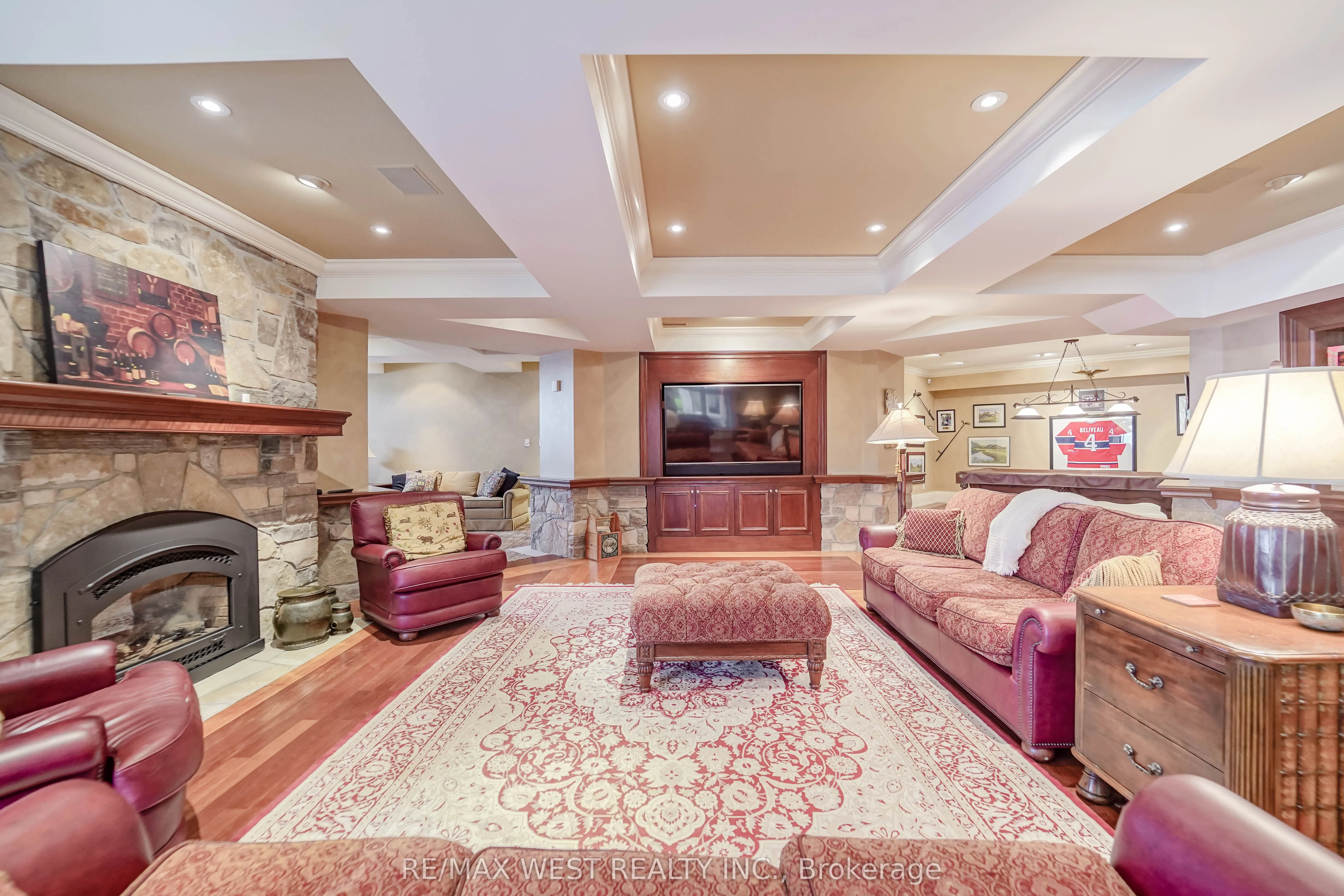 872 WHITTIER Crescent