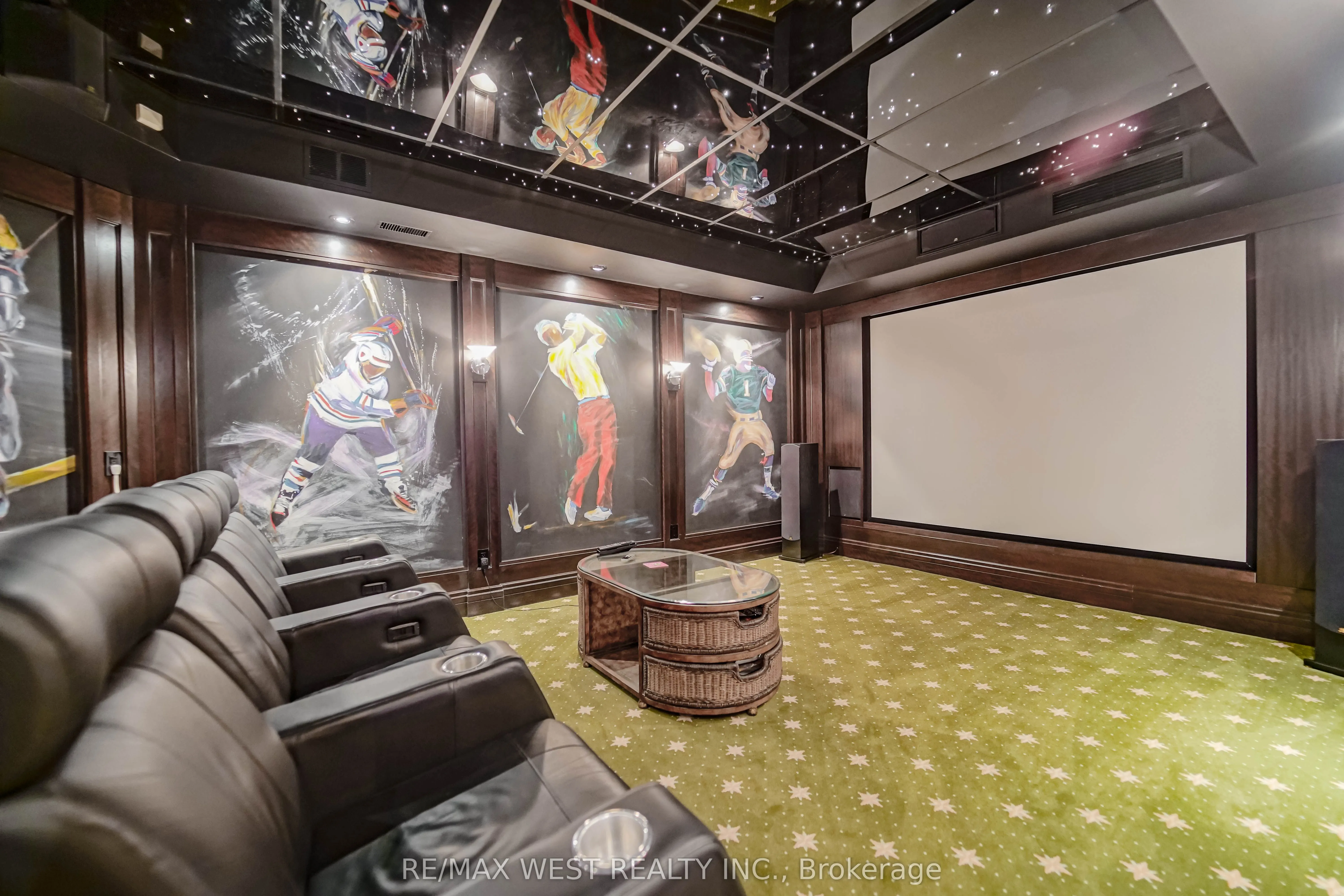 872 WHITTIER Crescent