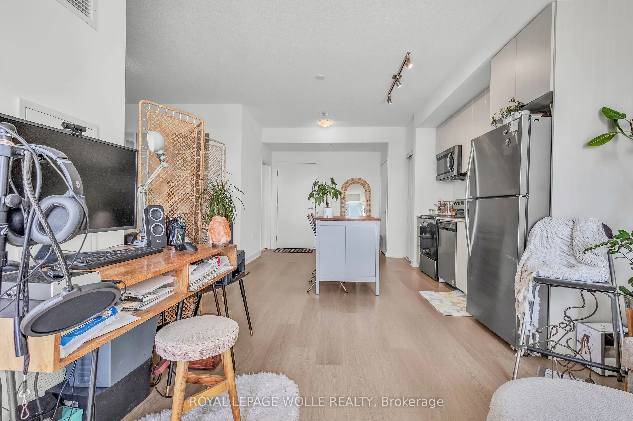 859 The Queensway, #412