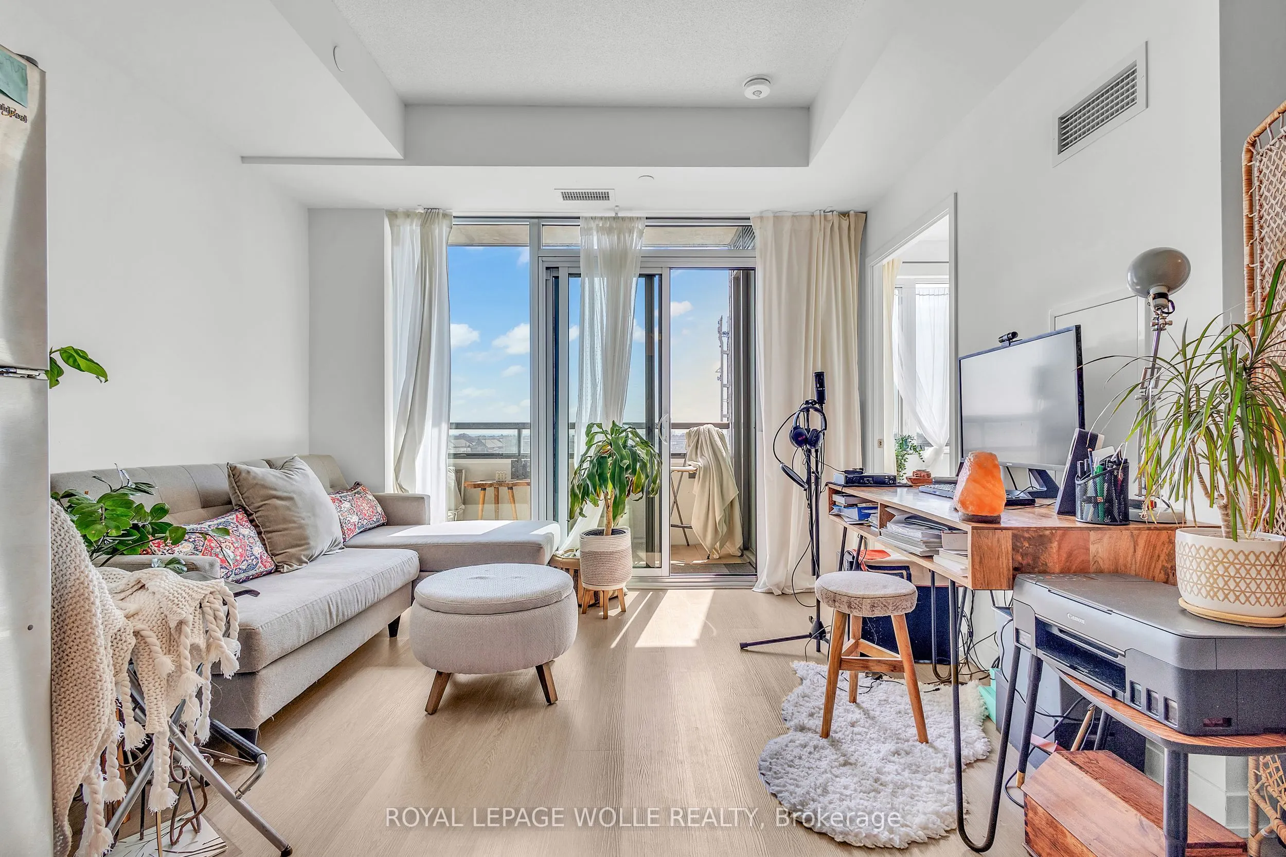 859 The Queensway, #412