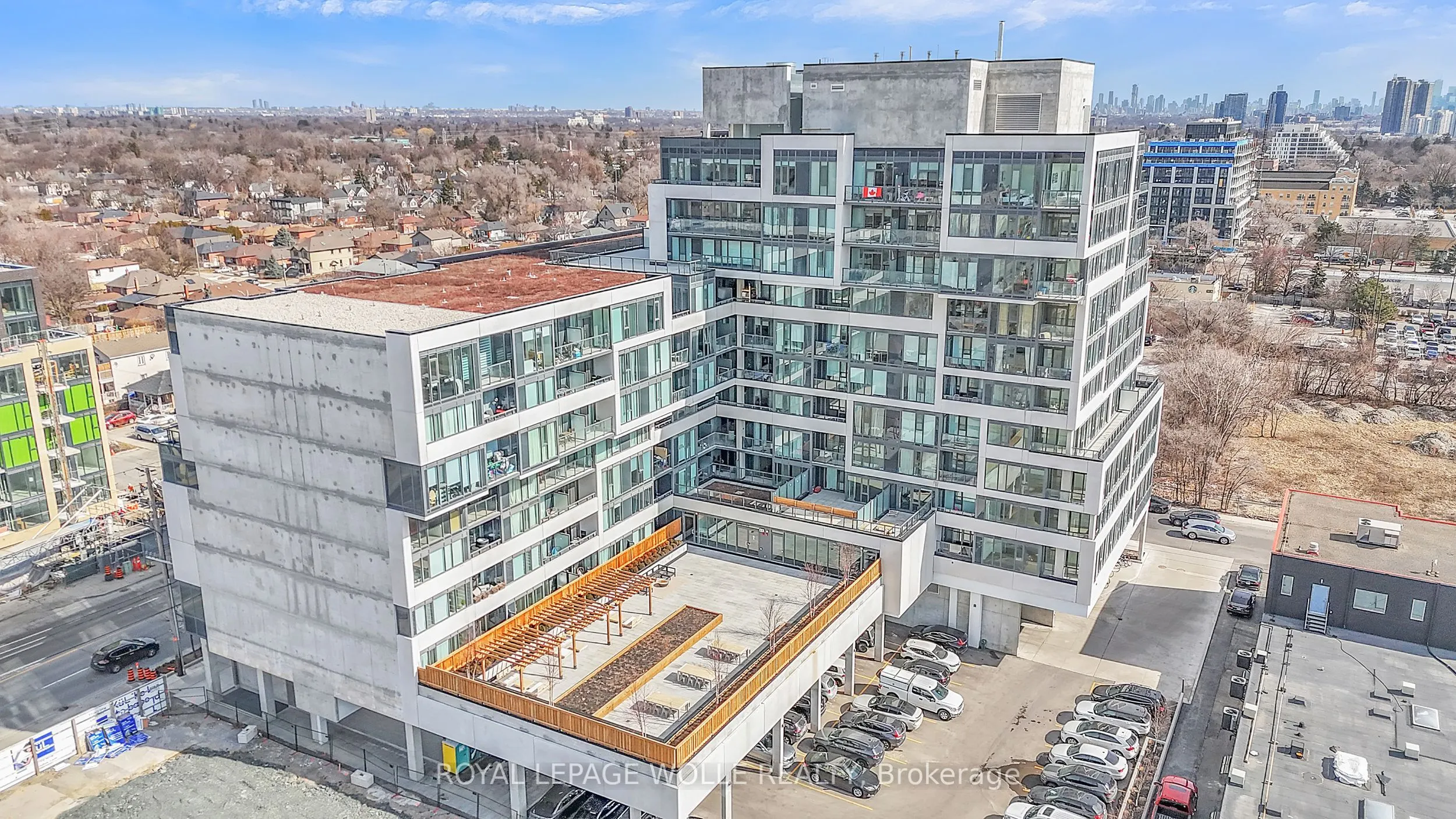 859 The Queensway, #412