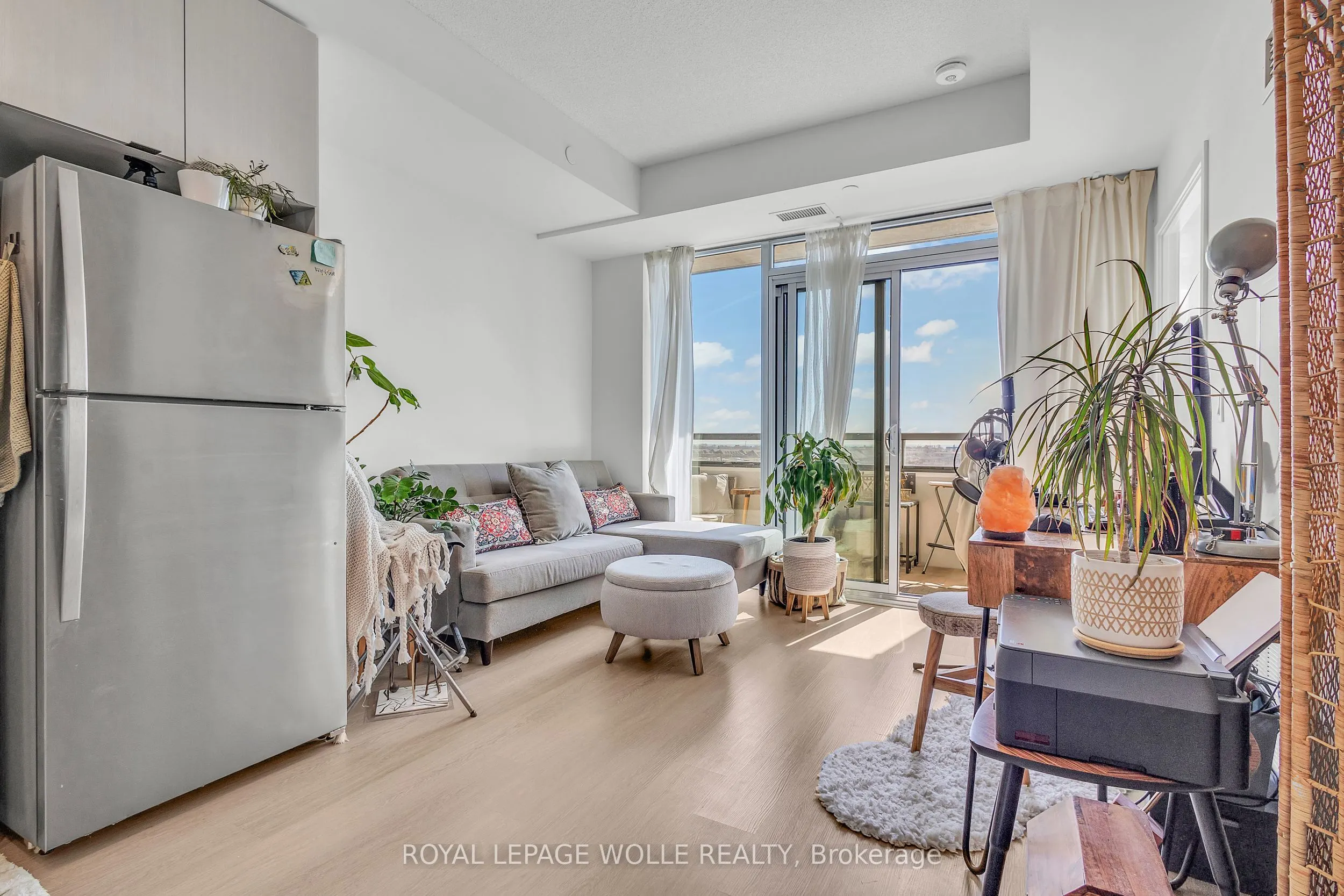 859 The Queensway, #412