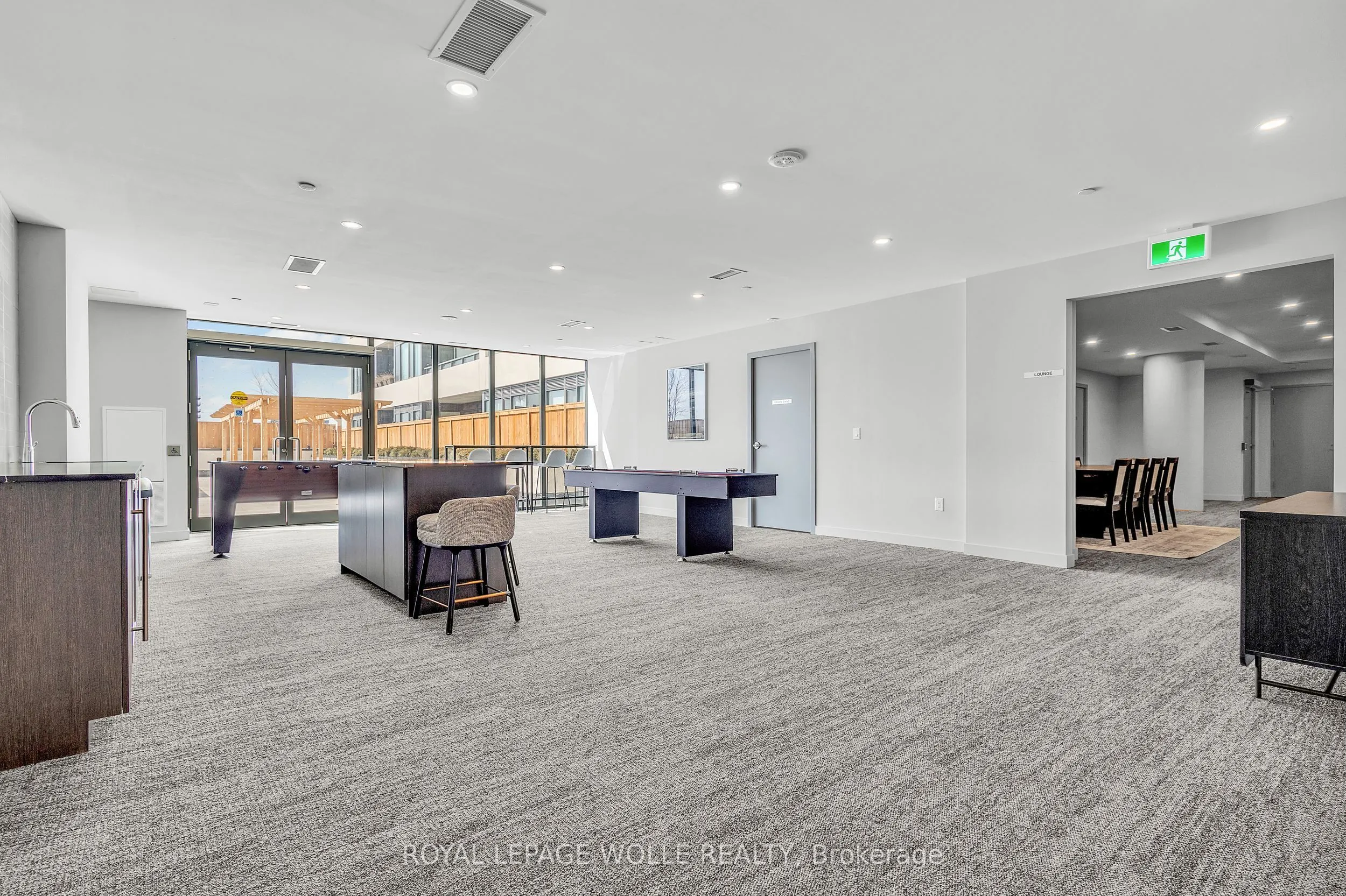 859 The Queensway, #412