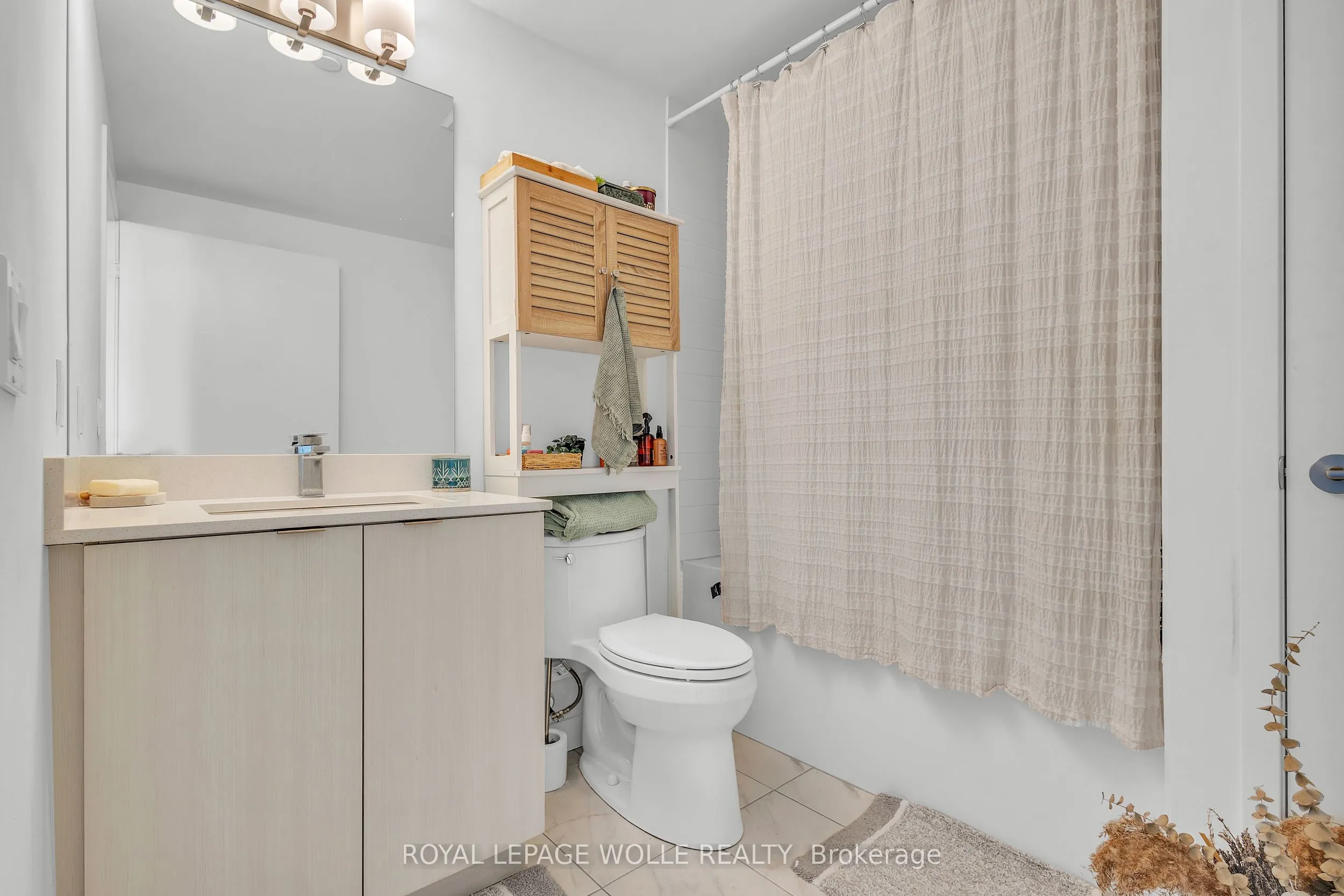 859 The Queensway, #412
