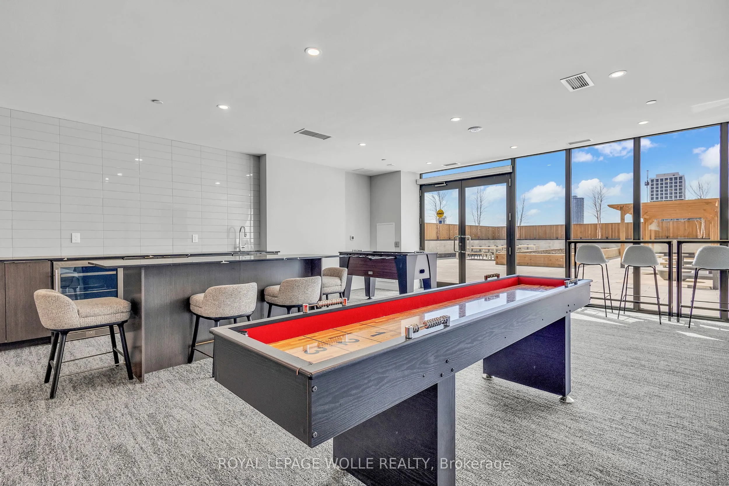 859 The Queensway, #412