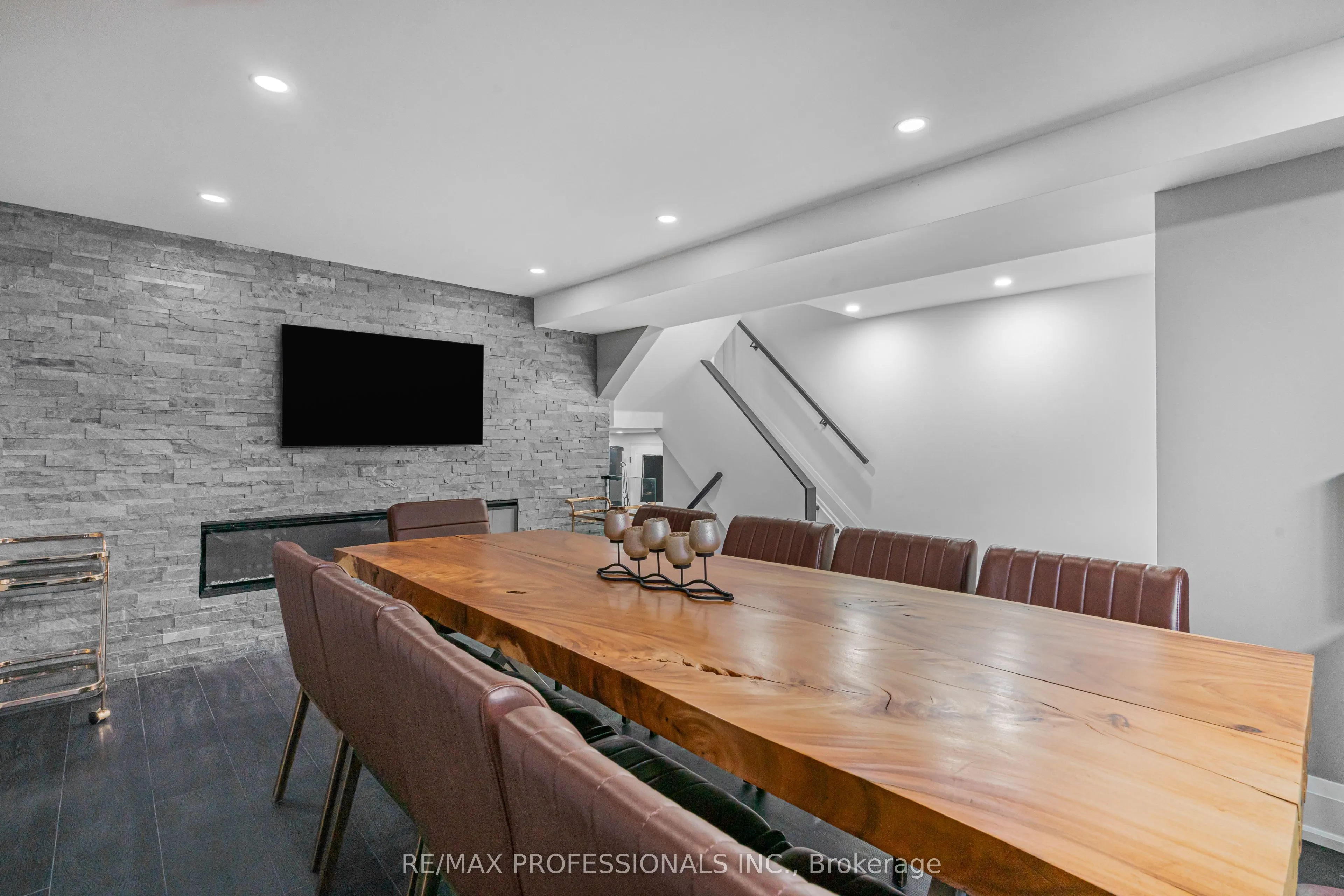 103 Elmbrook Crescent