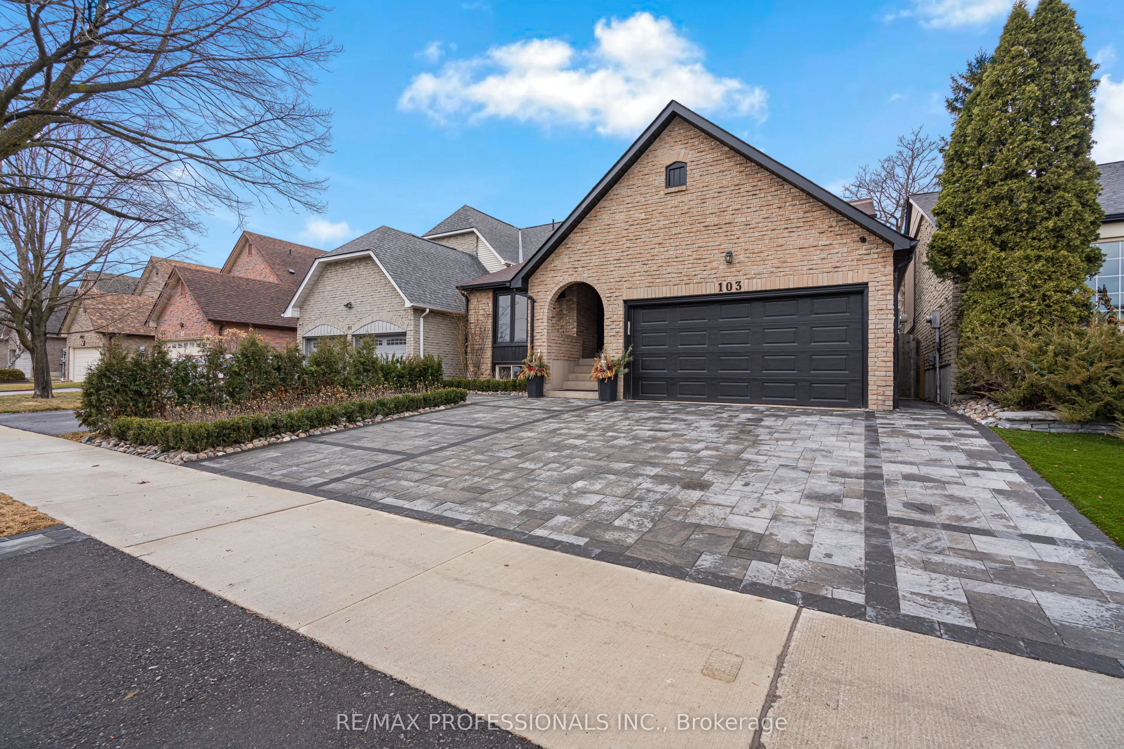 103 Elmbrook Crescent