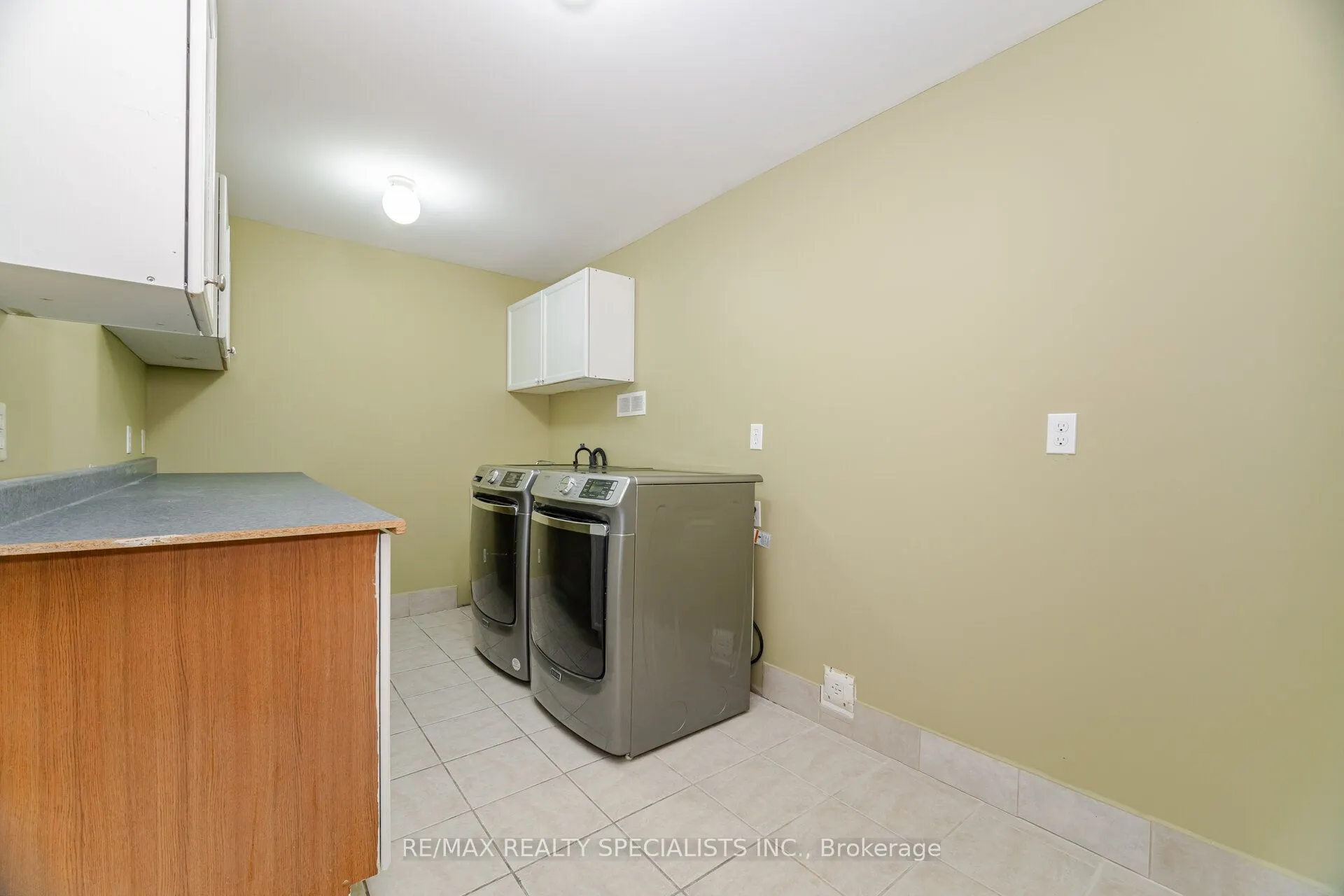 2676 Castle Hill Crescent