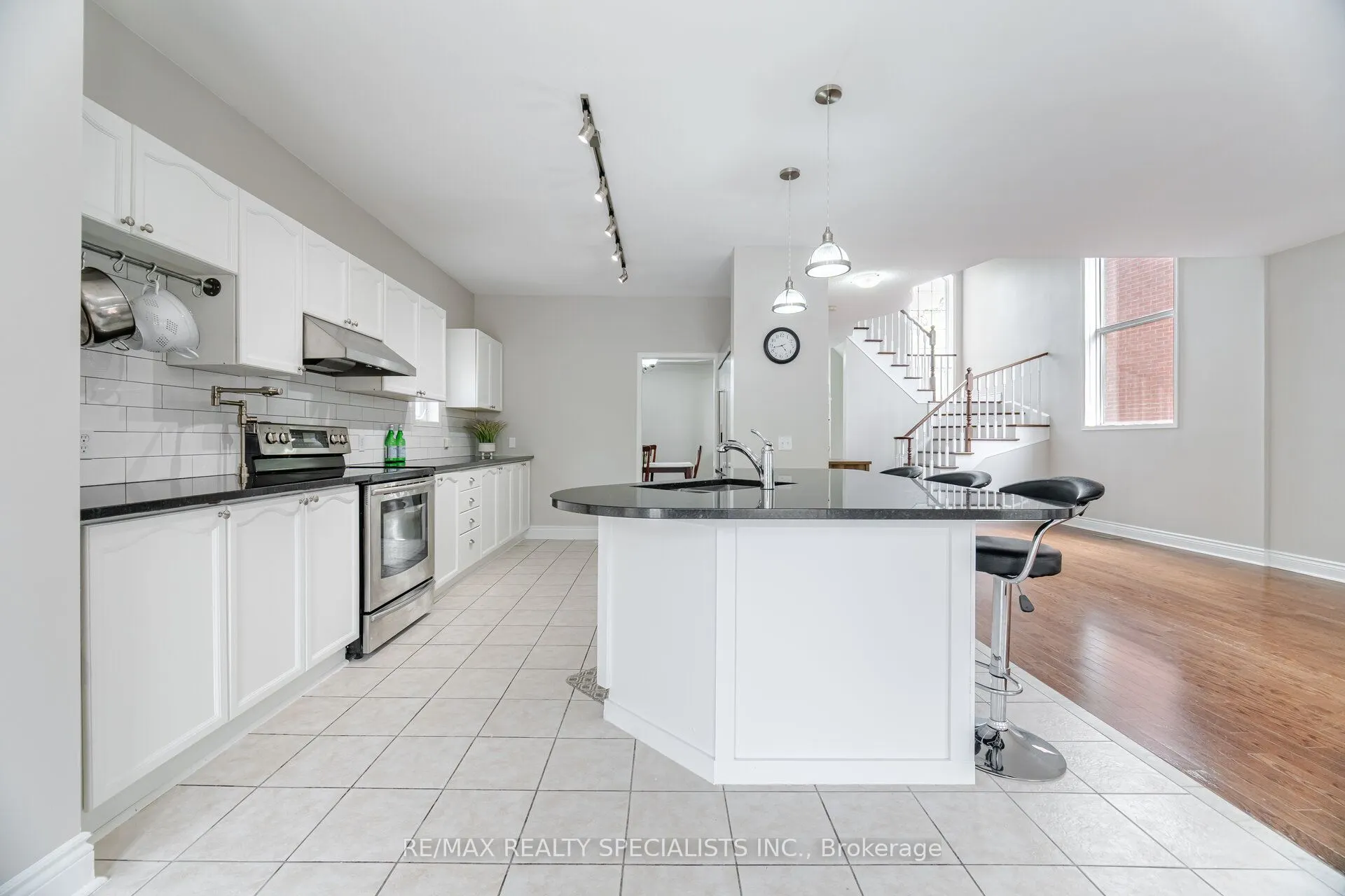 2676 Castle Hill Crescent